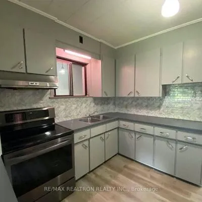437,&nbsp;16th, Langstaff, Richmond Hill