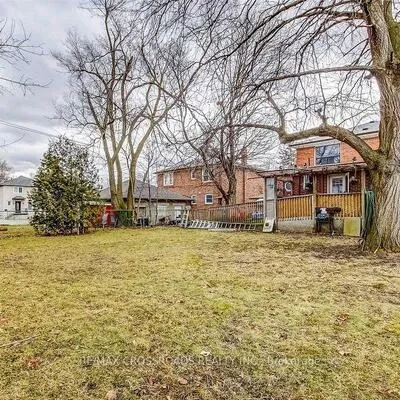 124,&nbsp;Major Mackenzie, Crosby, Richmond Hill