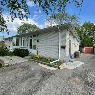 244,&nbsp;Demaine, Crosby, Richmond Hill