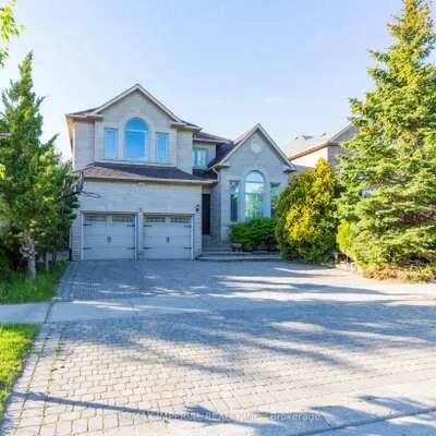 2,&nbsp;Farnham, Bayview Hill, Richmond Hill