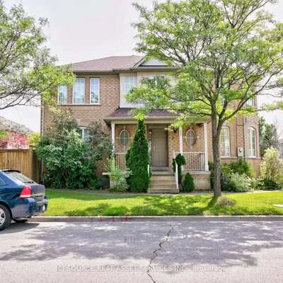 2,&nbsp;Waterton, Langstaff, Richmond Hill