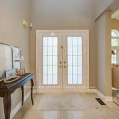 11,&nbsp;Farnham, Bayview Hill, Richmond Hill
