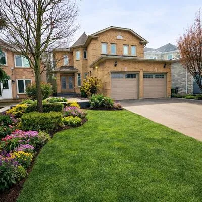 100,&nbsp;Larratt, Westbrook, Richmond Hill