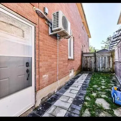 129,&nbsp;Bernard, Devonsleigh, Richmond Hill