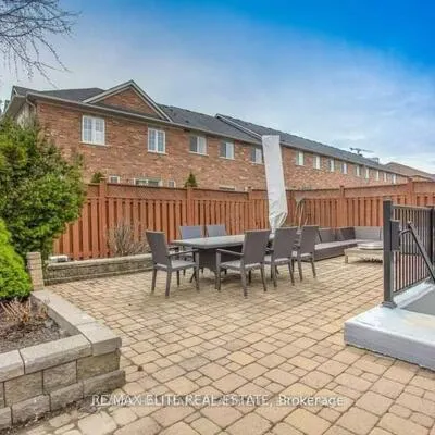 155,&nbsp;Rideau, Langstaff, Richmond Hill