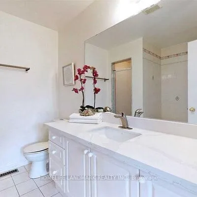 47,&nbsp;Waterton, Langstaff, Richmond Hill