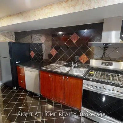 (Lower) 31,&nbsp;NORTHGATE, Bayview Hill, Richmond Hill