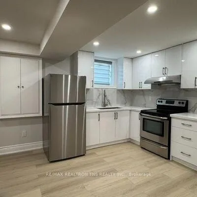 32,&nbsp;Love, Bayview Hill, Richmond Hill