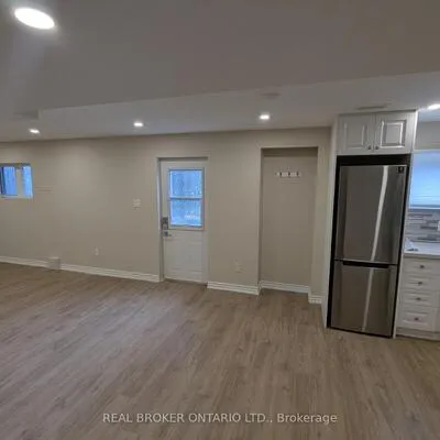 37,&nbsp;Hubner, Oak Ridges, Richmond Hill