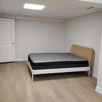 (Basement)190,&nbsp;Hillsview, Observatory, Richmond Hill