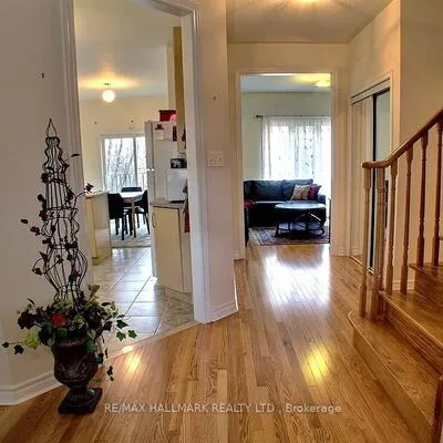 135,&nbsp;Maroon, Oak Ridges Lake Wilcox, Richmond Hill