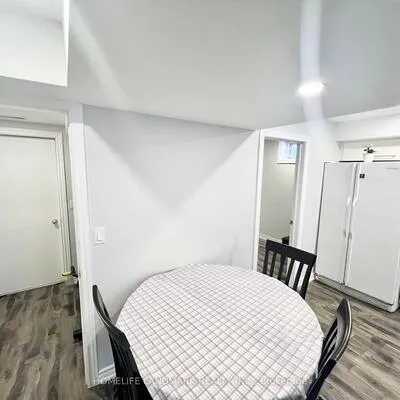 18,&nbsp;Fountain, Rouge Woods, Richmond Hill