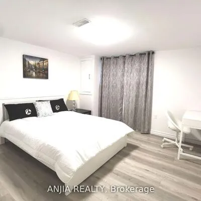 442,&nbsp;Bonita, Crosby, Richmond Hill