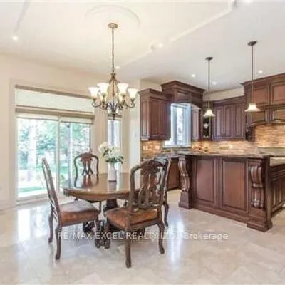 38,&nbsp;May, North Richvale, Richmond Hill