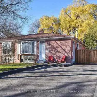 304,&nbsp;Demaine, Crosby, Richmond Hill