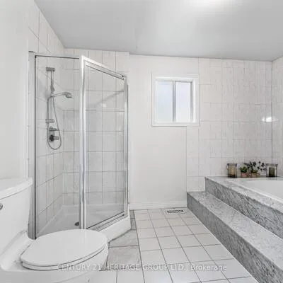 16,&nbsp;Wainwright, North Richvale, Richmond Hill