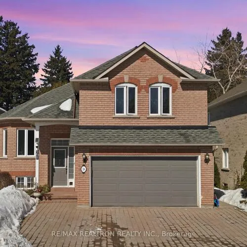 Premium freehold home for sale: 28, Headwater, Oak Ridges Lake Wilcox, Richmond Hill