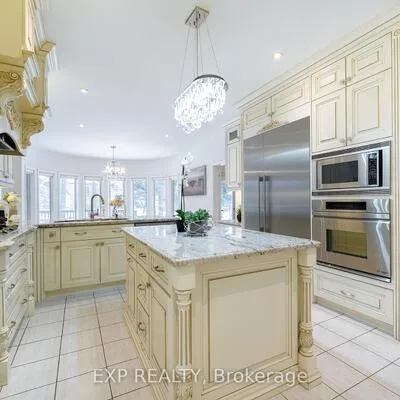 10, Edmund, Bayview Hill, Richmond Hill