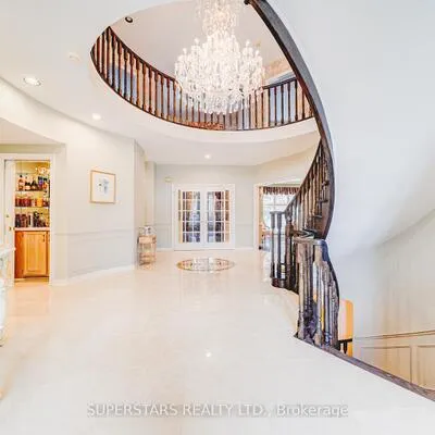 28, Edmund, Bayview Hill, Richmond Hill