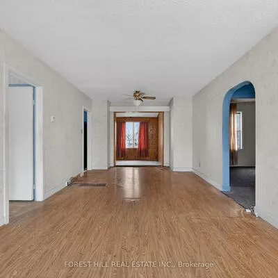 208,&nbsp;Essex, Harding, Richmond Hill