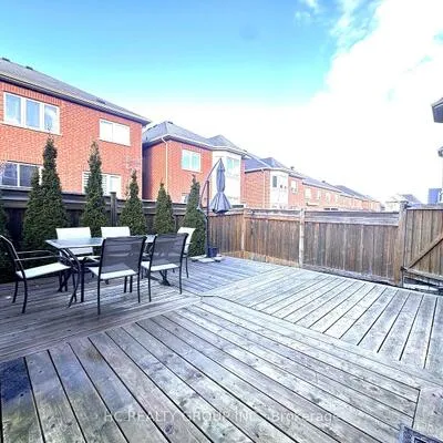 18,&nbsp;QUATTRO, Jefferson, Richmond Hill