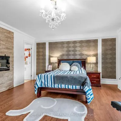 59,&nbsp;Black Walnut, Langstaff, Richmond Hill