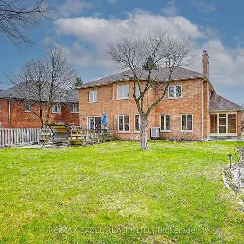 Premium freehold home for sale: 10, Brookshill, Bayview Hill, Richmond Hill