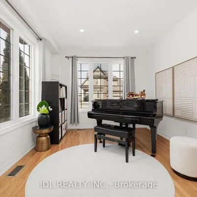 3,&nbsp;Mansard, Jefferson, Richmond Hill