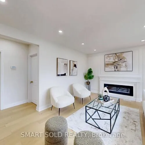 Premium freehold home for sale: 439, Fernleigh, Crosby, Richmond Hill