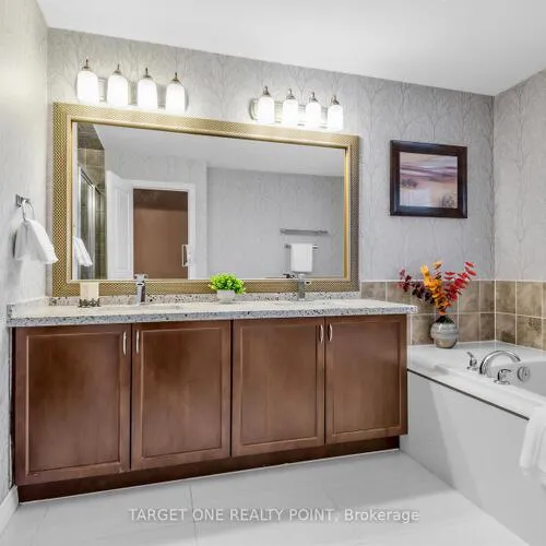 Premium freehold home for sale: 39, Riding Mountain, Jefferson, Richmond Hill