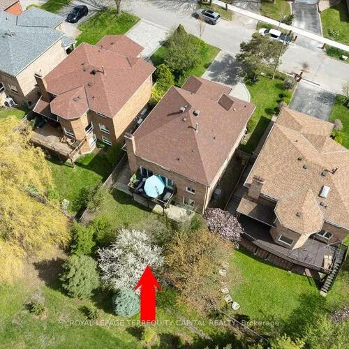 Premium freehold home for sale: 8, Marchwood, Harding, Richmond Hill