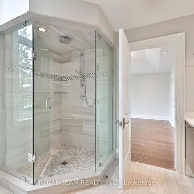 130,&nbsp;Elmwood, Harding, Richmond Hill