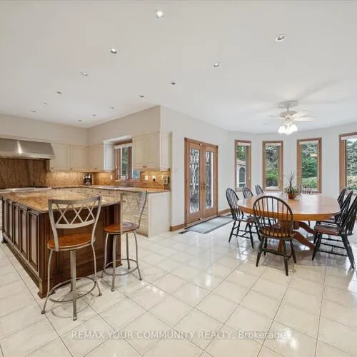Premium freehold home for sale: 8, Old Park, Bayview Hill, Richmond Hill
