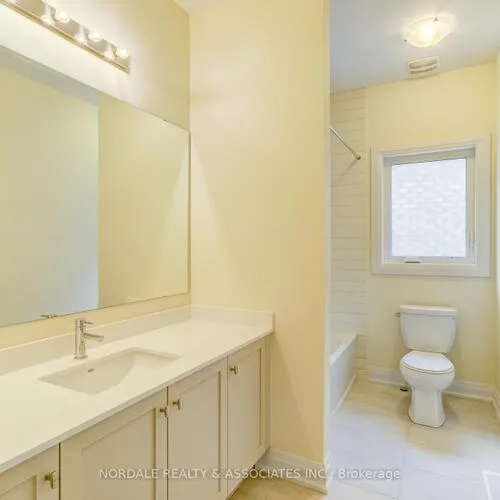Premium freehold home for sale: 7, La Reine, Oak Ridges, Richmond Hill