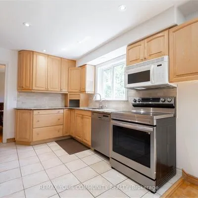 27,&nbsp;Drumern, North Richvale, Richmond Hill