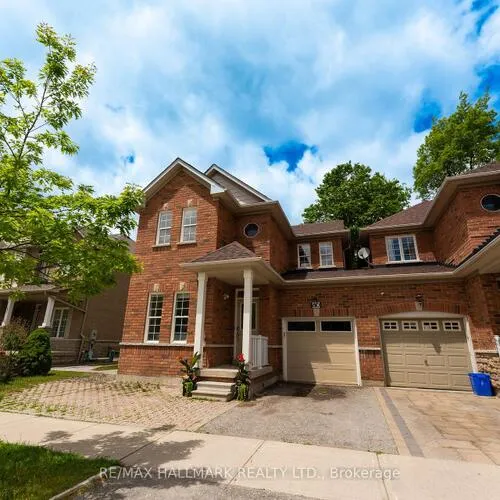 Premium freehold home for sale: 60, Dovetrail, Oak Ridges Lake Wilcox, Richmond Hill