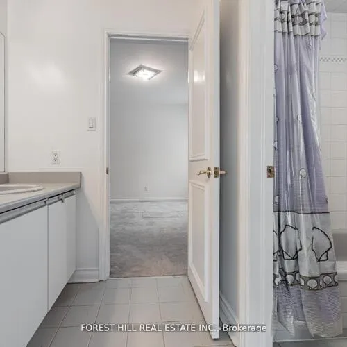 Premium freehold home for sale: 17, Dunloe, Bayview Hill, Richmond Hill