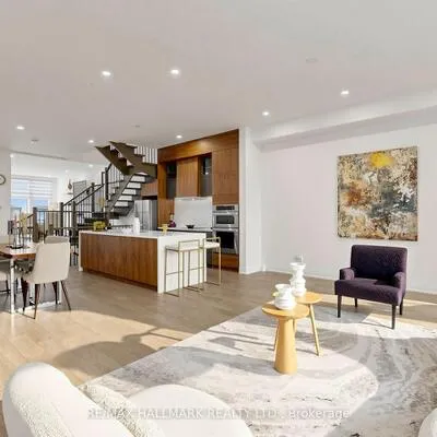 15,&nbsp;Direzze, Mill Pond, Richmond Hill