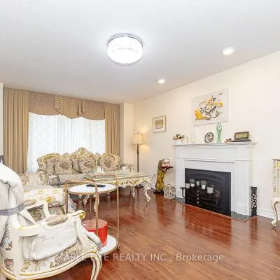 1,&nbsp;Elderwood, Bayview Hill, Richmond Hill