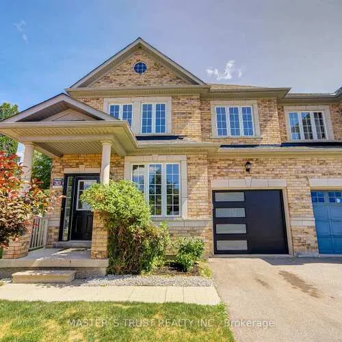 Premium freehold home for sale: 33, Levellands, Langstaff, Richmond Hill