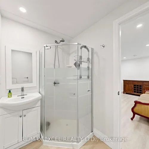 Premium freehold home for sale: 42, Blackforest, Oak Ridges, Richmond Hill