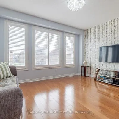 39,&nbsp;Riding Mountain, Jefferson, Richmond Hill