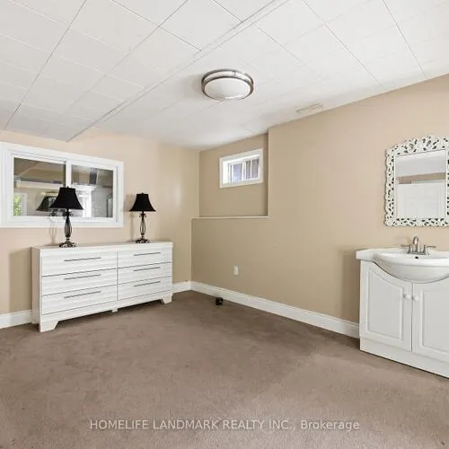 Premium freehold home for sale: 166, Tower Hill, Jefferson, Richmond Hill