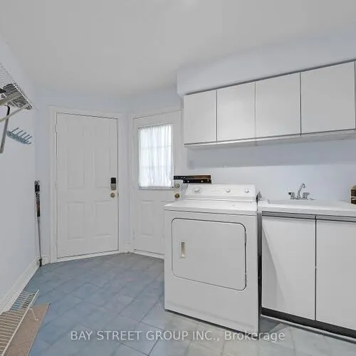 Premium freehold home for sale: 53, Strathearn, Bayview Hill, Richmond Hill