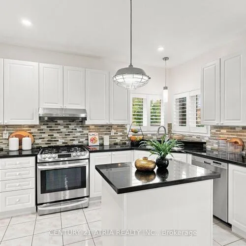 Premium freehold home for sale: 136, Rollinghill, Jefferson, Richmond Hill