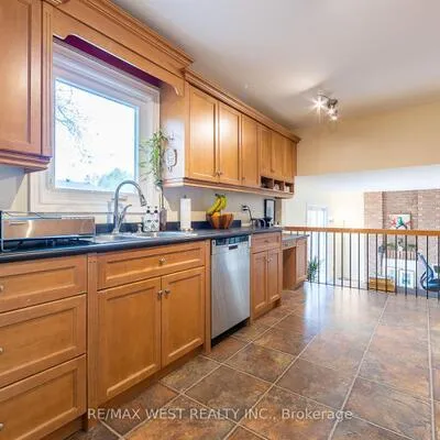 20,&nbsp;Sanderson, North Richvale, Richmond Hill