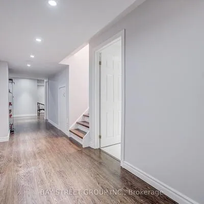 25,&nbsp;Waterton, Langstaff, Richmond Hill