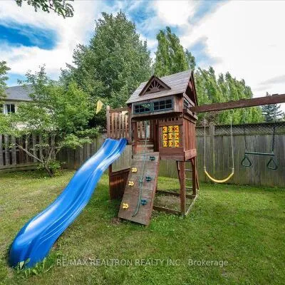 106,&nbsp;Lowther, Oak Ridges, Richmond Hill