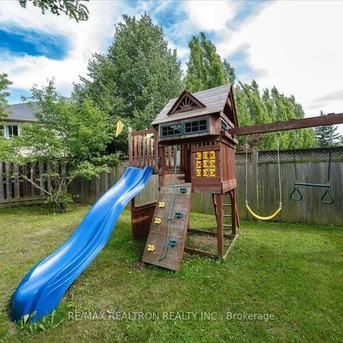 Premium freehold home for sale: 106, Lowther, Oak Ridges, Richmond Hill