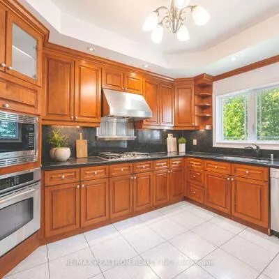 36,&nbsp;Fern, Langstaff, Richmond Hill